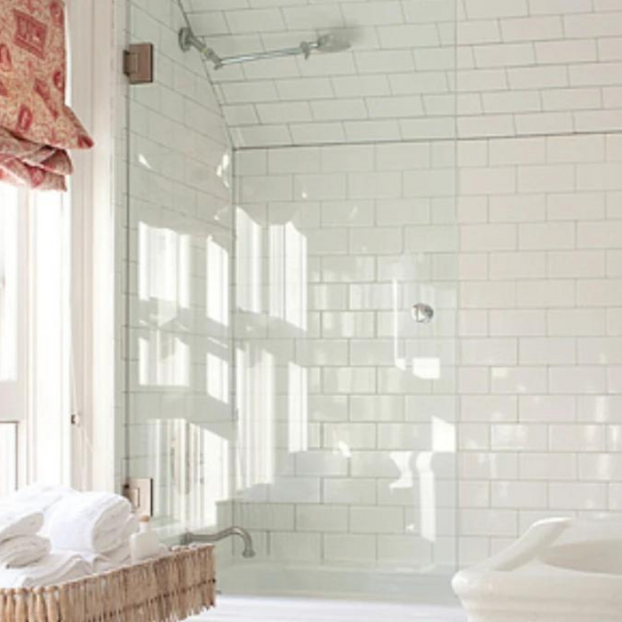 How to Remove Mildew Prior to Painting Bathrooms